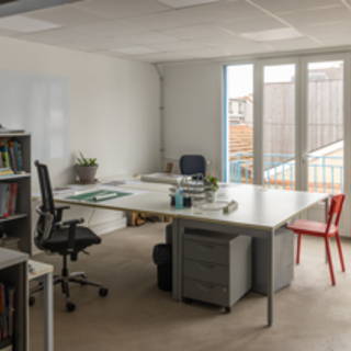 Open Space  4 postes Coworking Rue Malot Montreuil 93100 - photo 1